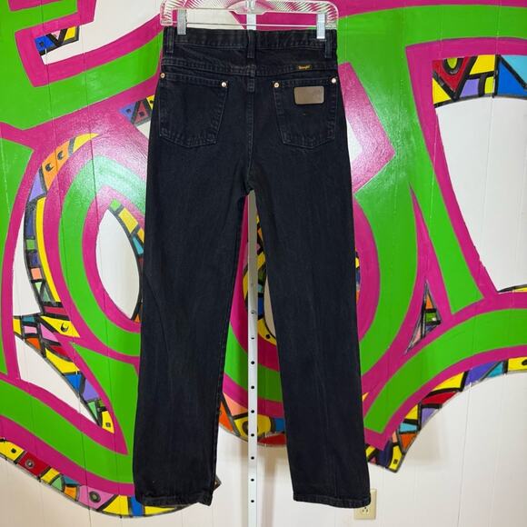 Wrangler, Classic Black Straight-Leg Jeans Timeless Design. Size 16 Reg. - Picture 3 of 7